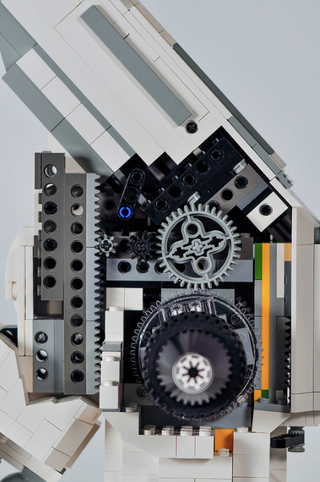 Illustration for article titled This Lego Microscope Actually Works